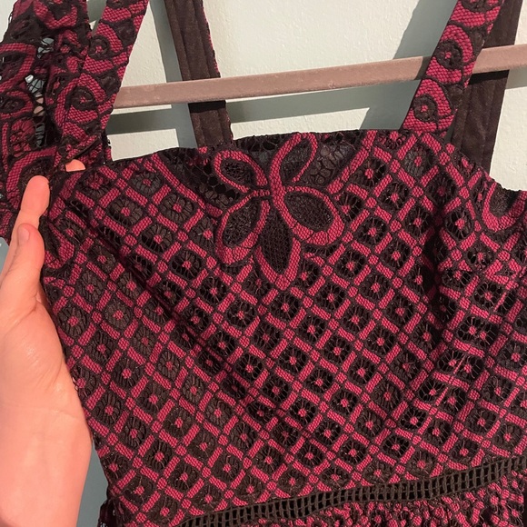 Cute red lace dress! - Picture 6 of 9